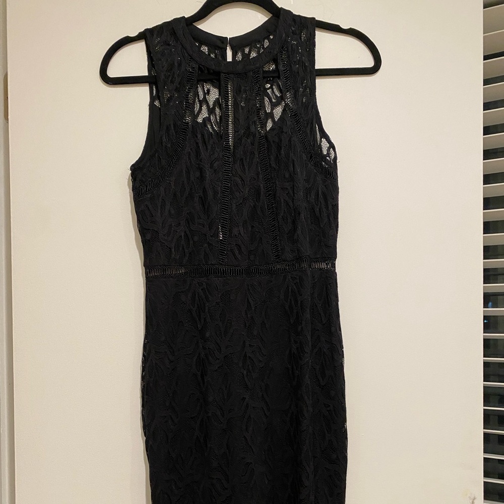 BLOOMINGDALES black dress to the knees with lace all over NWT